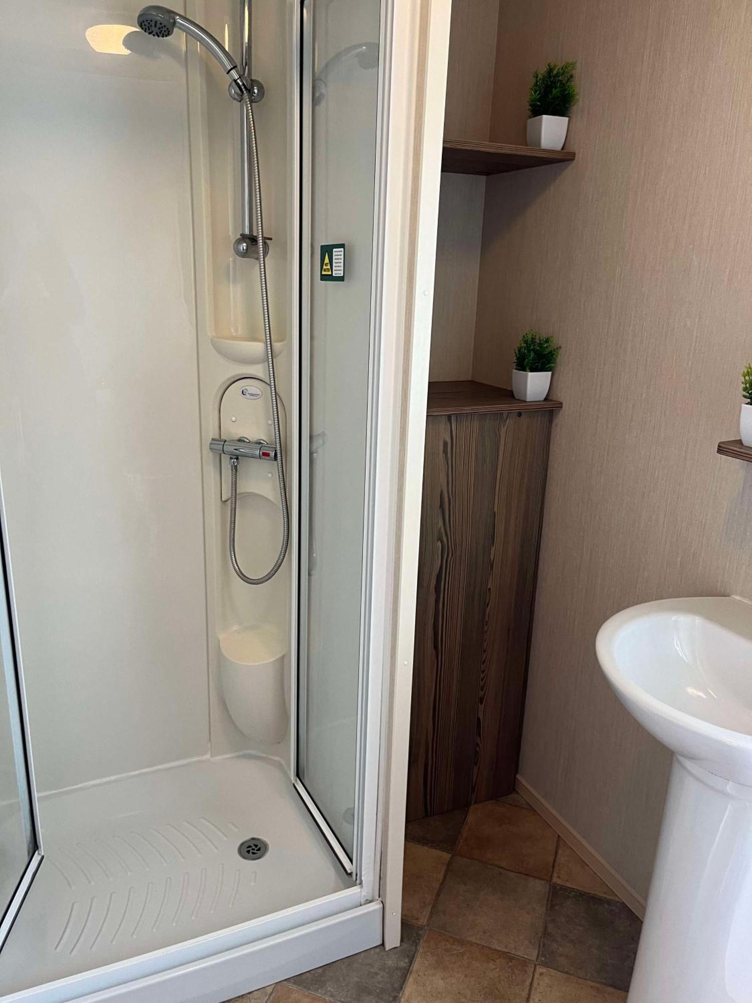 275 - Butlins Skegness, Pet Friendly And Wifi - Meadow Lakes Caravan & Lodge Hire Ingoldmells Dış mekan fotoğraf